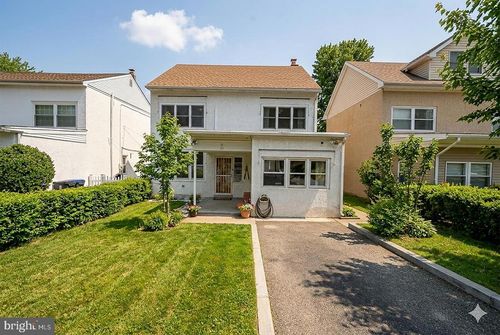 52 Wentworth Ln, BRYN MAWR, PA, 19010-1324 | Card Image