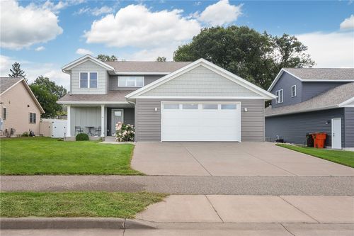 457 Autumn Dr, Altoona, WI, 54720-2667 | Card Image