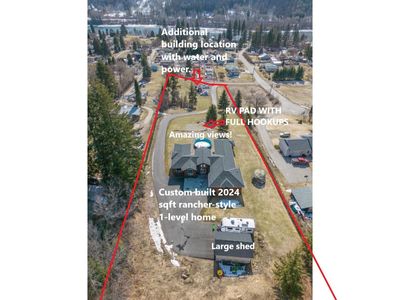 2977 Upper Levels Rd, House other with 3 bedrooms, 2 bathrooms and null parking in Robson BC | Image 1