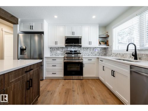 17 Spruce Cres, Saint Albert, AB, T8N0H4 | Card Image