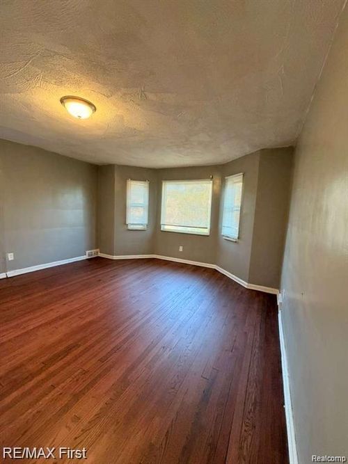 17159 Woodingham Dr, Detroit, MI, 48221-2532 | Card Image