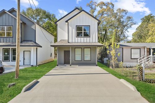 8687 Sassafras St, Willis, TX, 77318-7628 | Card Image