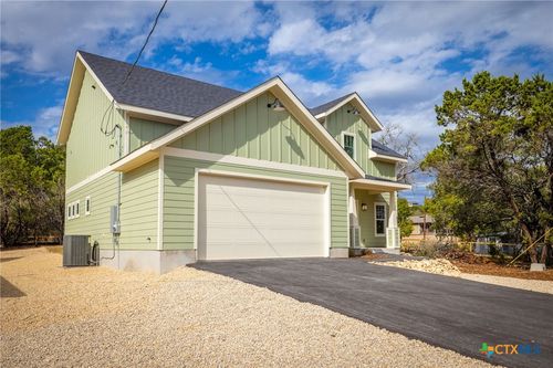 1672 Hillcrest Frst, Canyon Lake, TX, 78133-5007 | Card Image