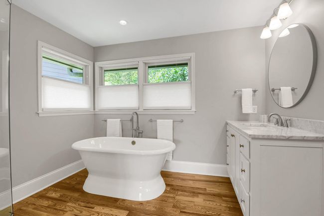 Soaking Tub | Image 20