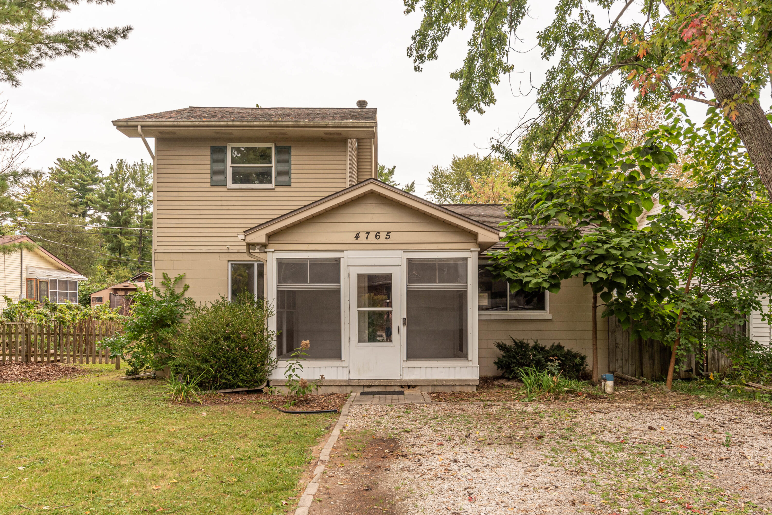 Downing Dr, Pinckney, MI 48169