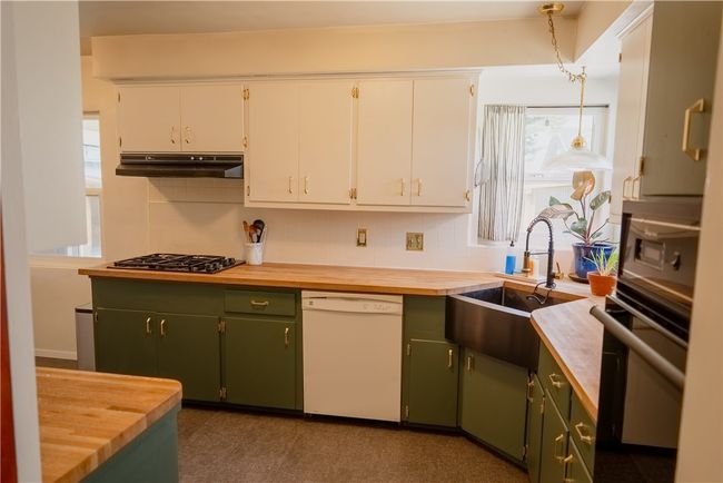 525 E F St, House other with 3 bedrooms, 2 bathrooms and 2 parking in Tehachapi CA | Image 18