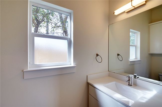 Guest half bathroom. | Image 11