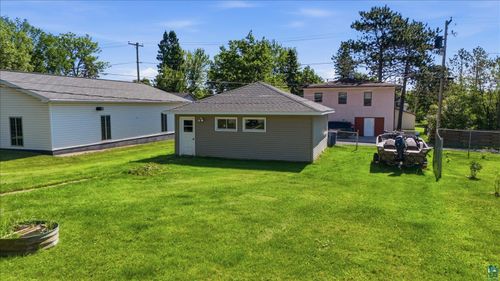 3926 3rd Ave E, Hibbing, MN, 55746-3104 | Card Image