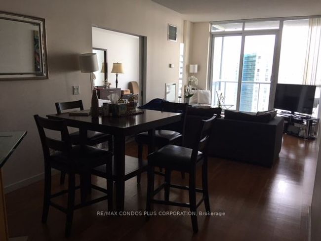 3403 - 208 Queens Quay W, Condo with 2 bedrooms, 2 bathrooms and 1 parking in Toronto ON | Image 5