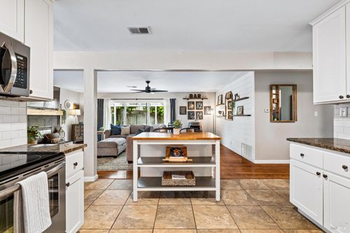 100 Anita Court, Vacaville, CA, 95688 | Card Image
