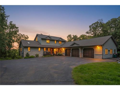 1211 Birch Dr, Hudson, WI, 54016-1401 | Card Image
