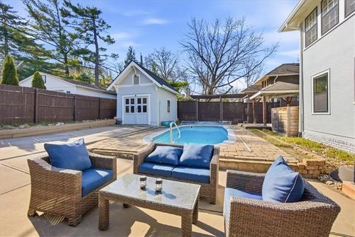 5901 Grand Ave, Kansas City, MO, 64113-2203 | Card Image