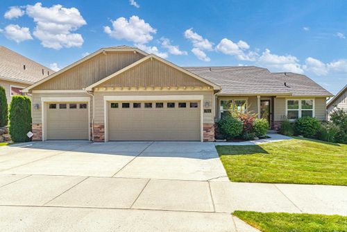 7014 E Columbia Dr, Spokane, WA, 99217-6049 | Card Image