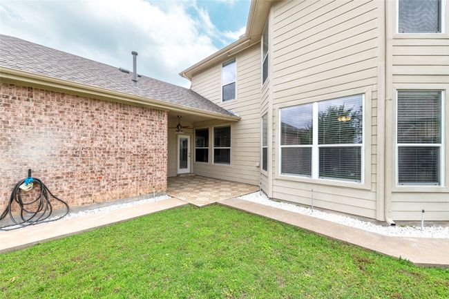 Covered patio and gutter around the roof | Image 37