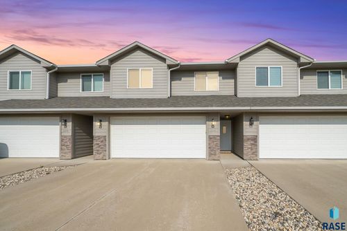 318 Macey Ave, Harrisburg, SD, 57032-2431 | Card Image