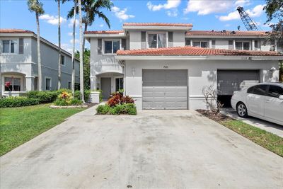 7120 Hawks Nest Terrace, Townhouse with 4 bedrooms, 2 bathrooms and null parking in Riviera Beach FL | Image 2