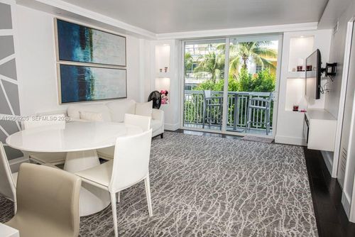303-401 Ocean Dr, Miami Beach, FL, 33139-6644 | Card Image