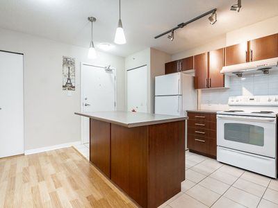 2009 - 1178 Heffley Cres, Condo with 2 bedrooms, 2 bathrooms and 1 parking in Coquitlam BC | Image 2