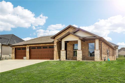 6745 Arapahoe Dr, Shawnee, KS, 66226-3215 | Card Image