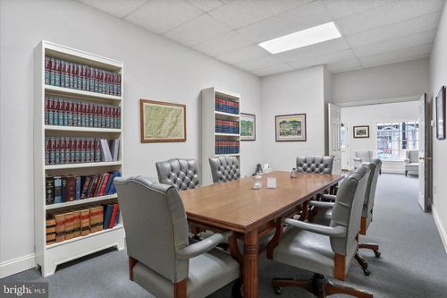 145 E King St, STRASBURG, VA, 22657-2238 | Card Image