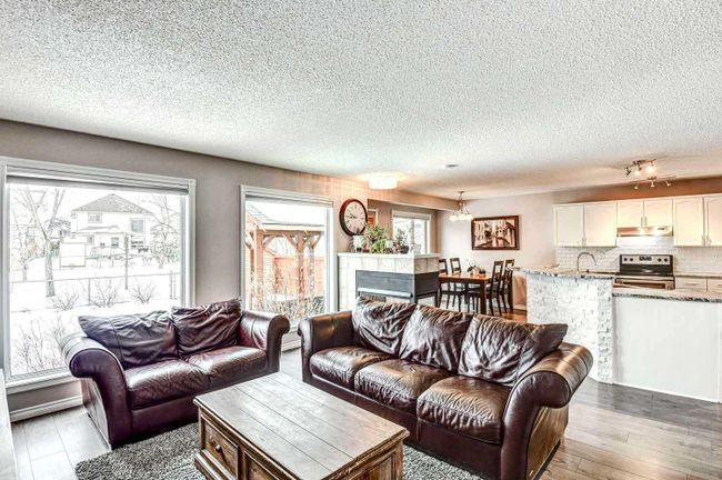 116 Bridlewood Circle Sw, Home with 3 bedrooms, 3 bathrooms and 4 parking in Calgary AB | Image 10