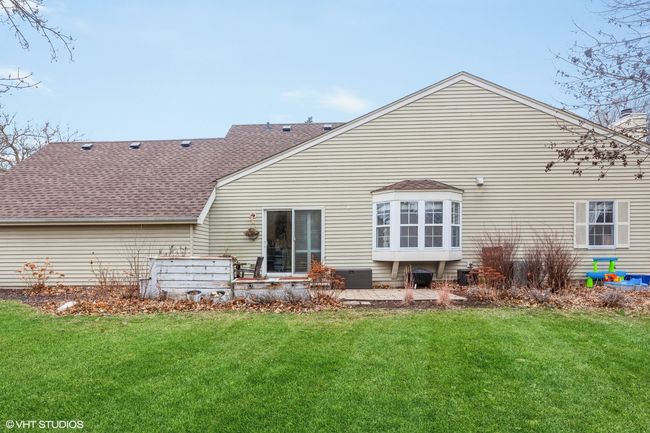 1073 Oswego Rd, Home with 2 bedrooms, 1 bathrooms and null parking in Naperville IL | Image 11