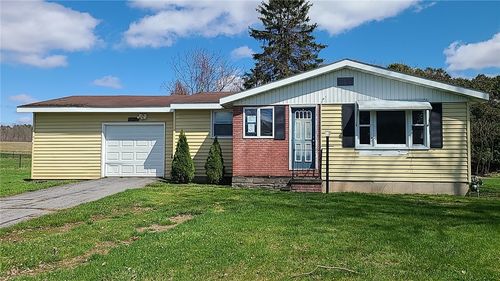 7396 Centerport Rd, Auburn, NY, 13021-8632 | Card Image