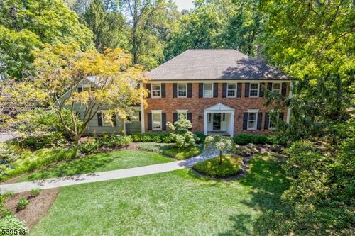 7 Colonial Way, Madison, NJ, 07940-2703 | Card Image