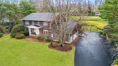 9 Suncrest Dr, Dix Hills, NY, 11746-5720 | Card Image