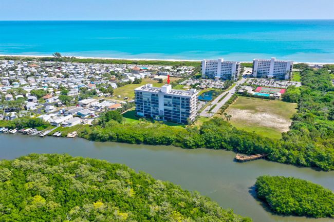 APT-804 - 5059 N Highway A1a, Condo with 2 bedrooms, 2 bathrooms and null parking in Hutchinson Island FL | Image 5