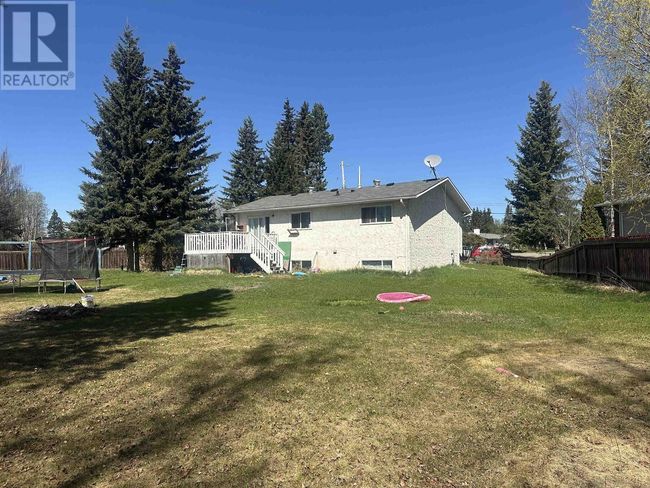 404 Vanderview Dr, House other with 6 bedrooms, 2 bathrooms and null parking in Vanderhoof BC | Image 4