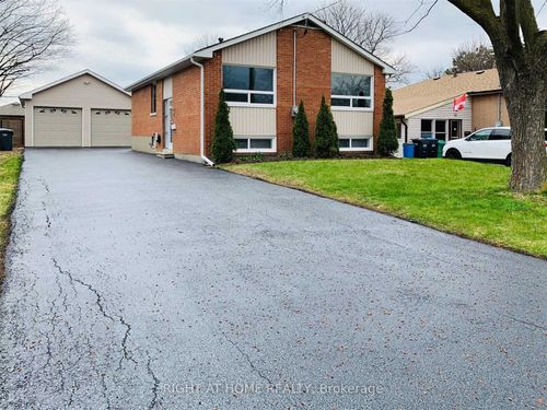 12 Lawrence Cres, Brampton, ON, L6W2P3 | Card Image