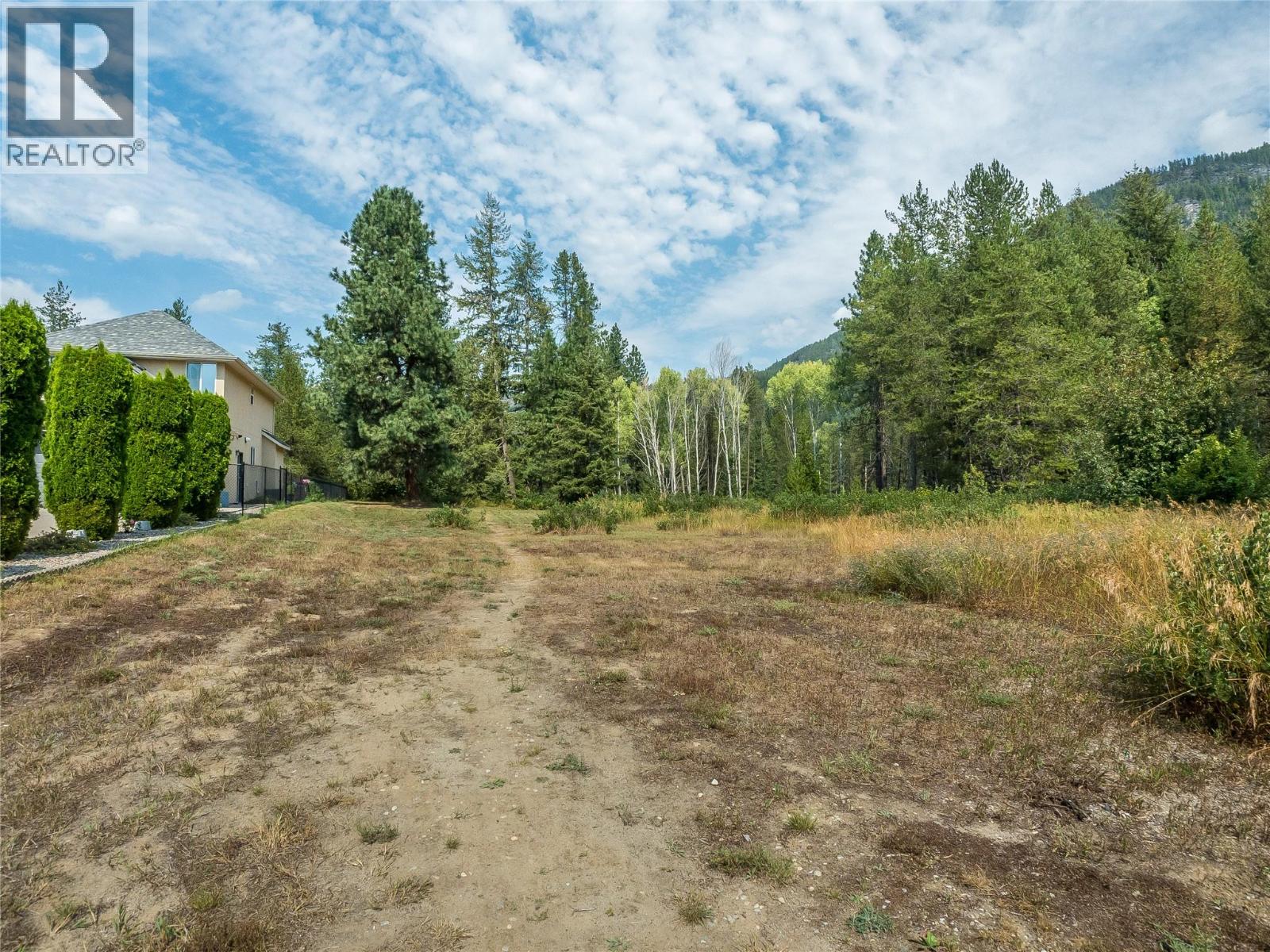 Land in Castlegar 4