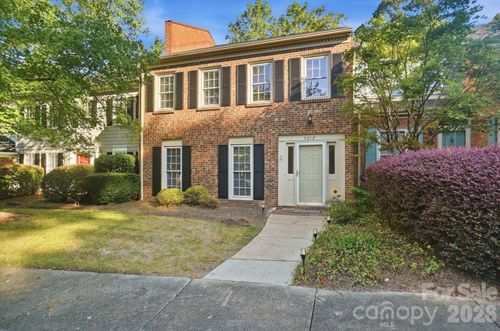 4218 Woodglen Ln, Charlotte, NC, 28226-7247 | Card Image