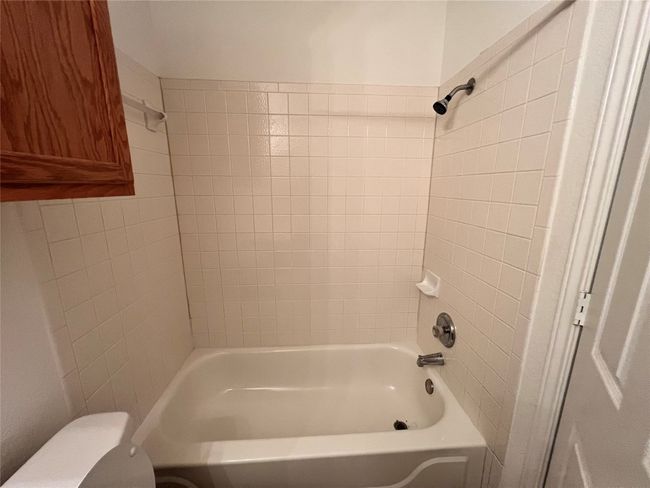 Full bath with toilet and washtub / shower combination | Image 13