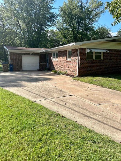 763 S Riverview Ave, Derby, KS, 67037-1331 | Card Image