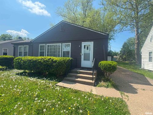 511 16th Ave N, Clinton, IA, 52732-2825 | Card Image