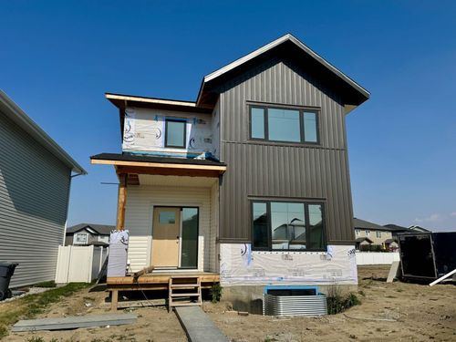 36 Memorial Parkway, Rural Red Deer County, AB, T4E3B7 | Card Image