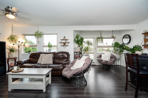 209-22720 119 Ave, Maple Ridge, BC, V2X2Z8 | Card Image