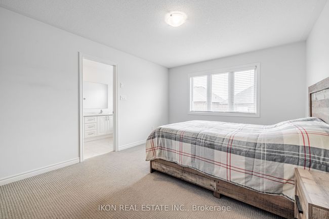 33 Robb Thompson Rd, House attached with 3 bedrooms, 3 bathrooms and 3 parking in Mount Albert ON | Image 22