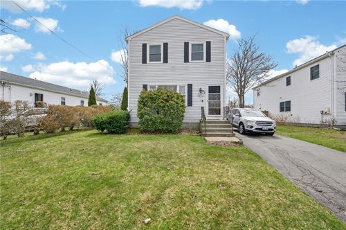 22 Connecticut Ave, Middletown, RI, 02842-4872 | Card Image