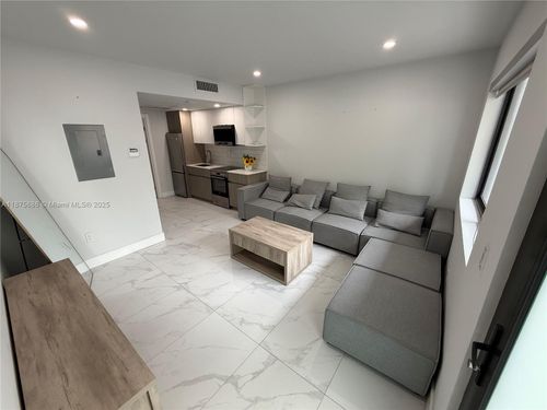 apt-4-944 Jefferson Ave, Miami Beach, FL, 33139-8468 | Card Image