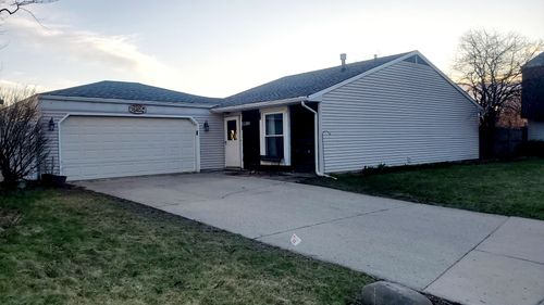 202 Highbury Dr, Elgin, IL, 60120-4556 | Card Image