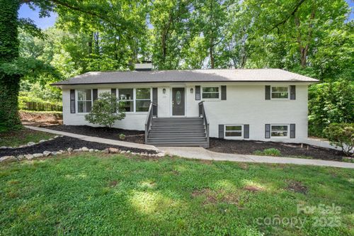 218 Kingsway Cir, Charlotte, NC, 28214-1317 | Card Image