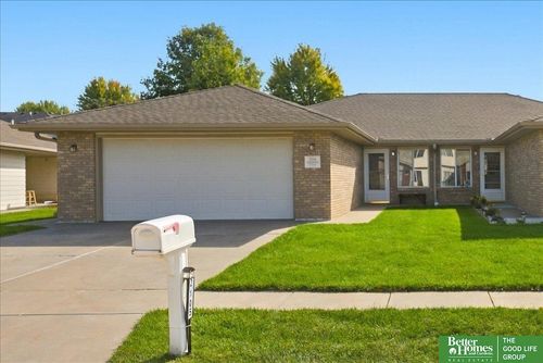 2105 Kingswood Circle, Lincoln, NE, 68521 | Card Image