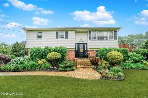 65 Warren Pl, Middletown, NJ, 07748-1027 | Card Image