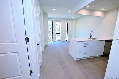 apt-3c-41 44th St, Sunnyside, NY, 11104-2270 | Card Image