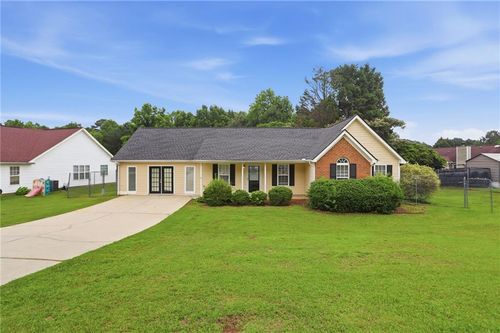 11190 Knotty Pine Pl, Hampton, GA, 30228-3294 | Card Image