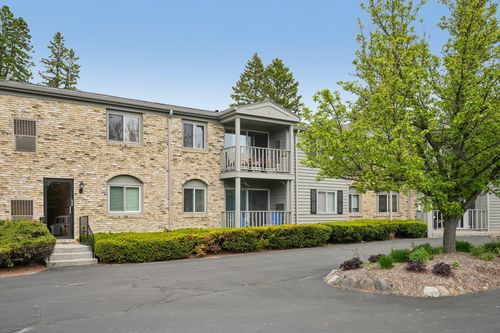 7234 N Green Bay Ave, GLENDALE, WI, 53209-2000 | Card Image