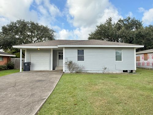 865 Turner Dr, Bridge City, TX, 77611-2541 | Card Image